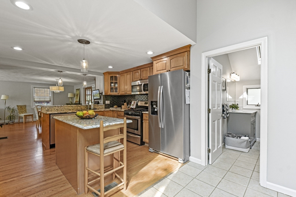 284 Boston Road Chelmsford, MA 01824 - Photo 4 of 40