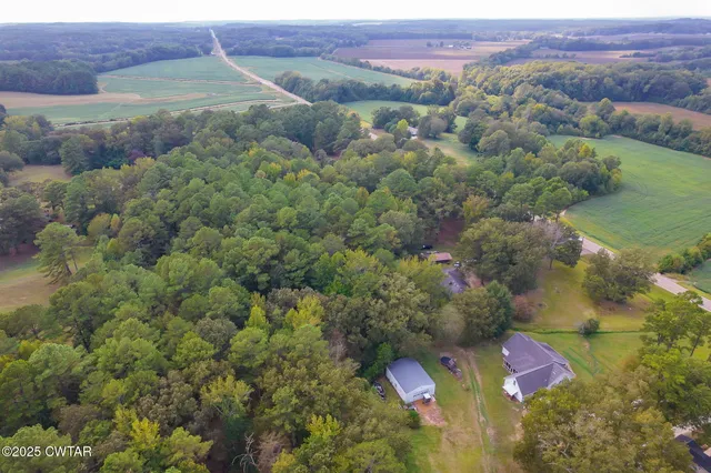 a view of a area with an outdoor space