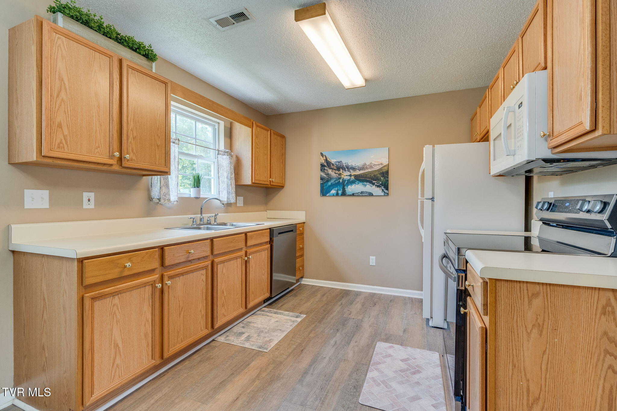 568 Gray Station Road, Unit 10 Gray, TN 37615 - Photo 10 of 25 010