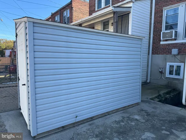 a picture of a wall with a white wall