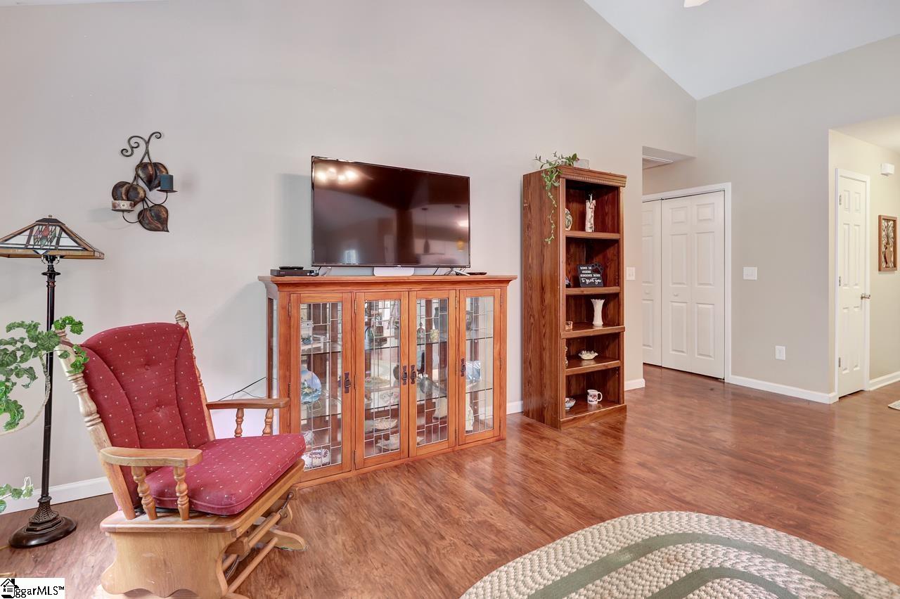 240 Springfield Circle Easley, SC 29642 - Photo 3 of 33 Gallery Image 3