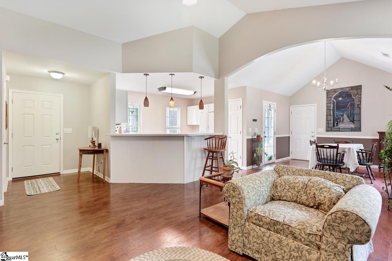 240 Springfield Circle Easley, SC 29642 - Photo 4 of 33 Gallery Image 4