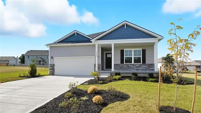 $403,990 | 606 Fallen Leaf Drive, Belton, MO 64012