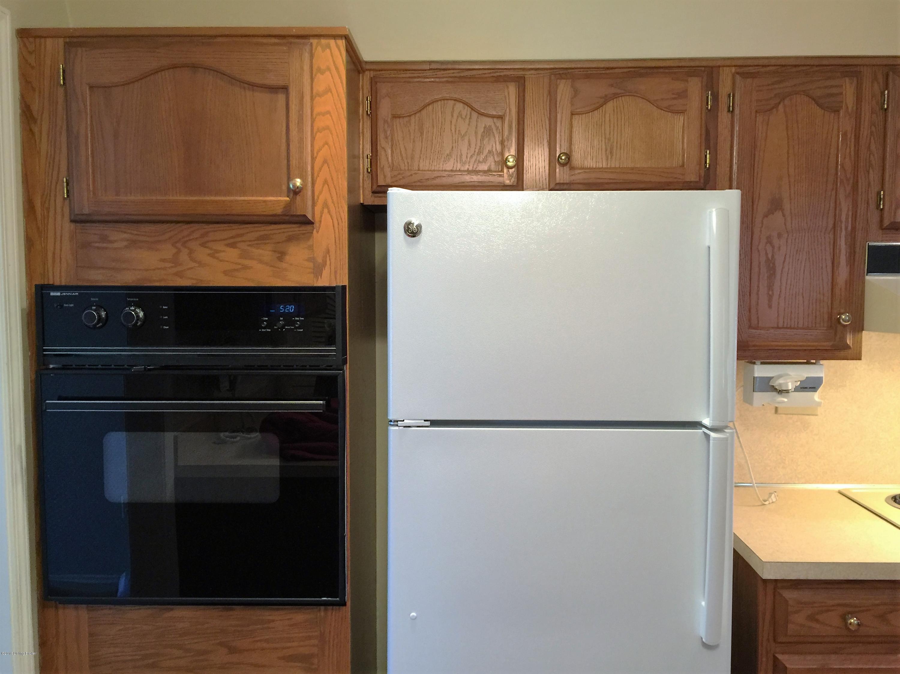3002 Sunny Field Road Louisville, KY 40220 - Photo 6 of 51 All appliances Remain