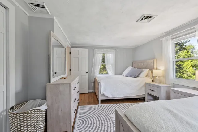 $749,000 | 32 Main Street, Kingston, NH 03848