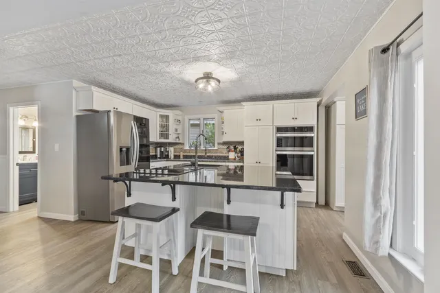 $749,000 | 32 Main Street, Kingston, NH 03848