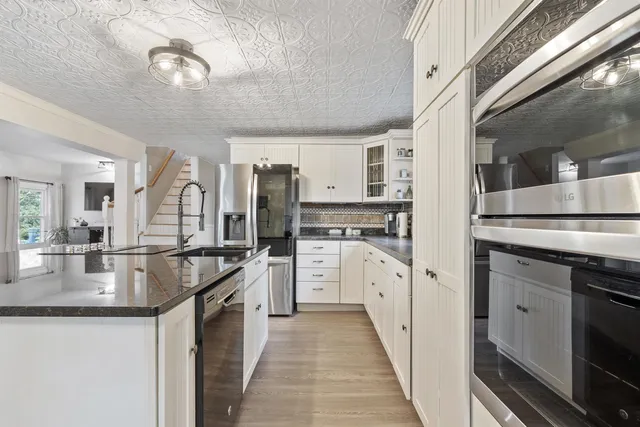 $749,000 | 32 Main Street, Kingston, NH 03848