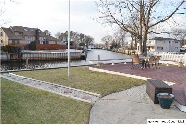 1417 Rue Mirador Point Pleasant, NJ 08742 - Photo 4 of 21 a view of a backyard