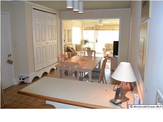 1417 Rue Mirador Point Pleasant, NJ 08742 - Photo 7 of 21 a living room with furniture