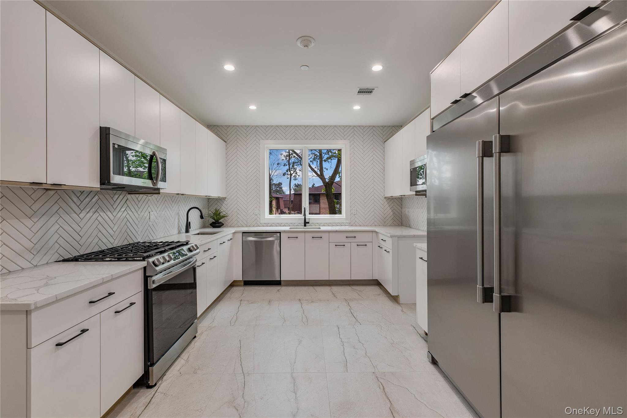 17 Union Road, Unit 208 Spring Valley, NY 10977 - Photo 14 of 40 Kitchen