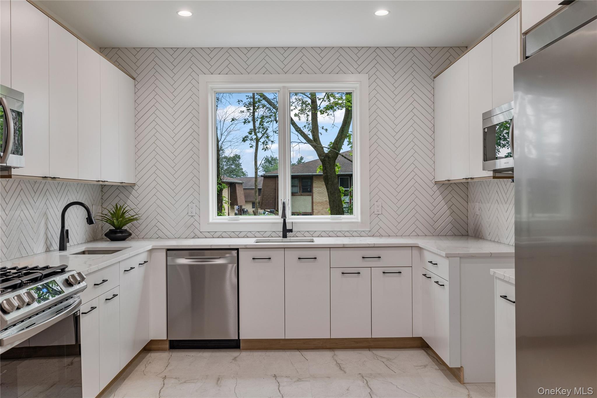 17 Union Road, Unit 208 Spring Valley, NY 10977 - Photo 15 of 40 Kitchen