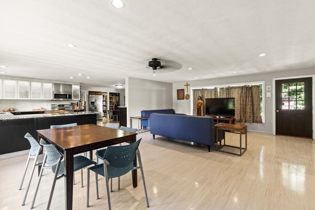 47 Joseph Road Framingham, MA 01701 - Photo 6 of 30
