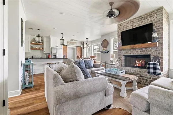 $430,000 | 2219 North Street, Pollock, LA 71467