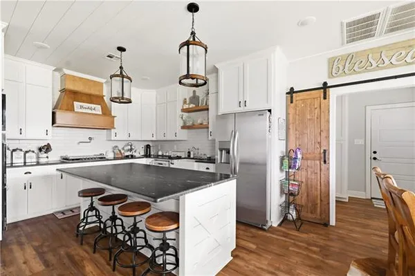 $430,000 | 2219 North Street, Pollock, LA 71467