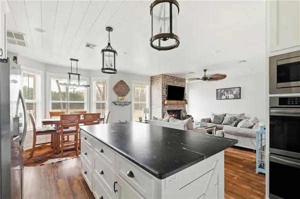 $430,000 | 2219 North Street, Pollock, LA 71467