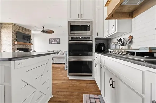 $430,000 | 2219 North Street, Pollock, LA 71467