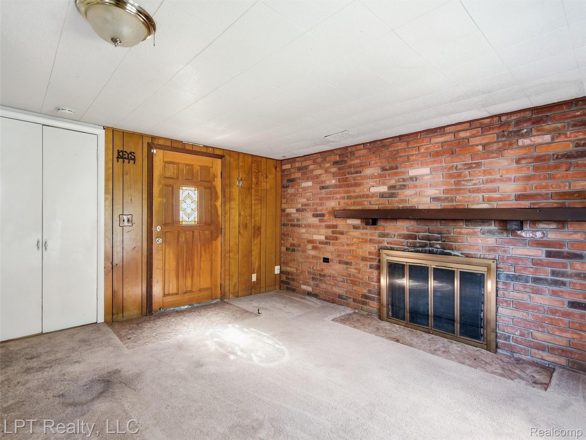 29915 Milford Road New Hudson, MI 48165 - Photo 30 of 36 31-DSC04045.jpg