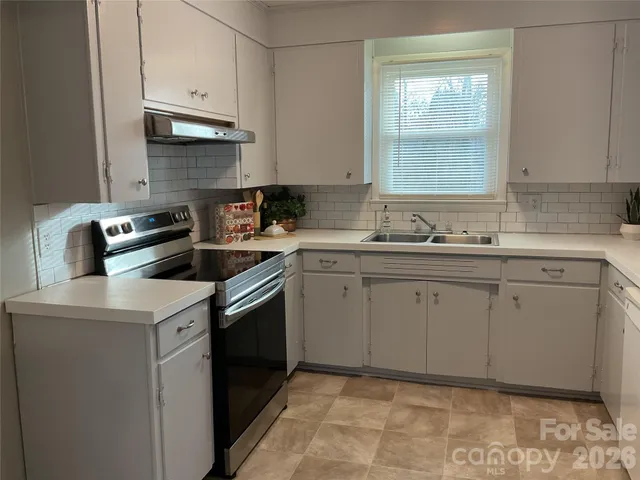 $195,000 | 2132 14th Ave Drive Northeast, Hickory, NC 28601