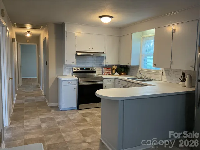 $195,000 | 2132 14th Ave Drive Northeast, Hickory, NC 28601