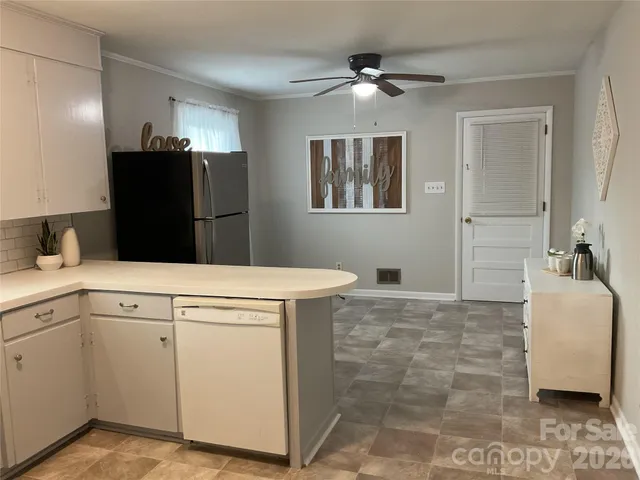 $195,000 | 2132 14th Ave Drive Northeast, Hickory, NC 28601