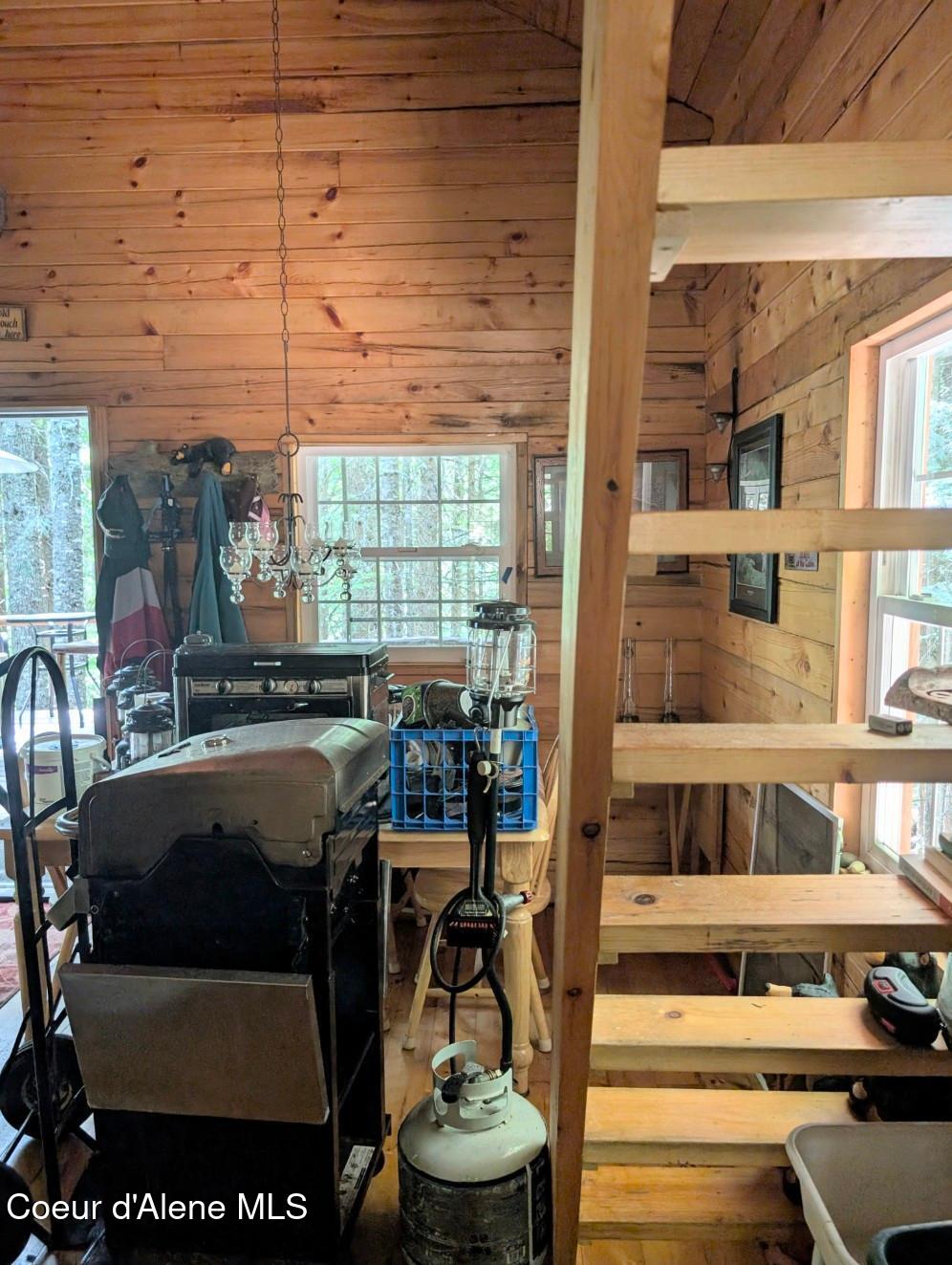 1628 Morris Road Naples, ID 83847 - Photo 15 of 36 From main room