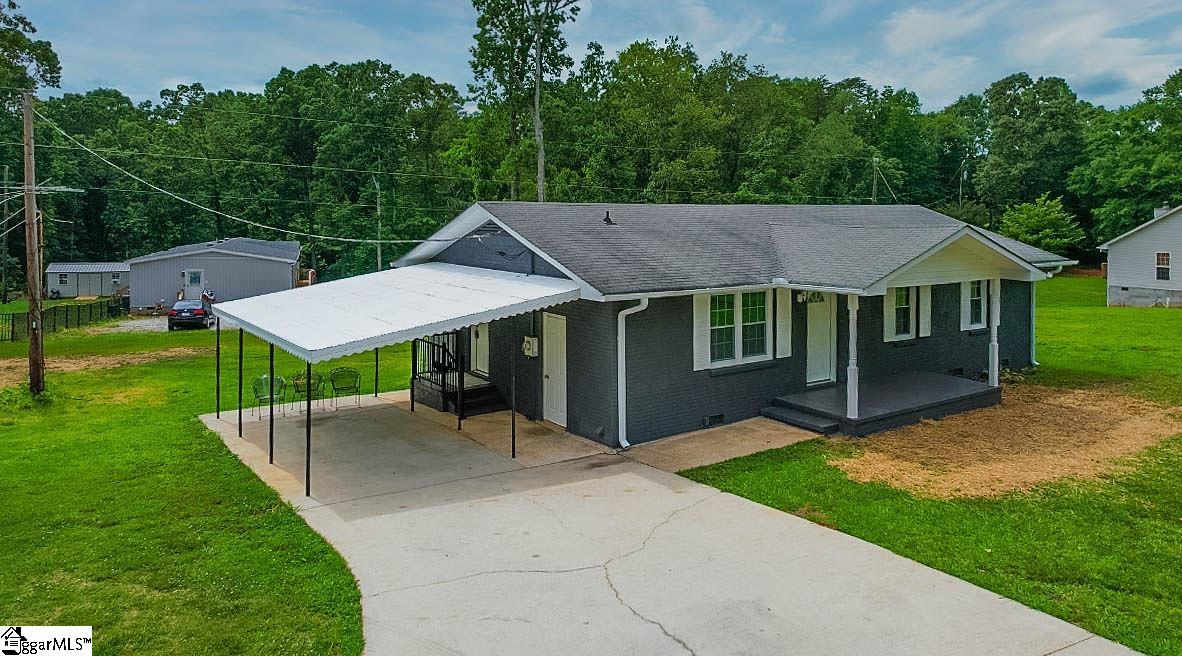 1095 Mountain Springs Road Anderson, SC 29621 - Photo 2 of 26