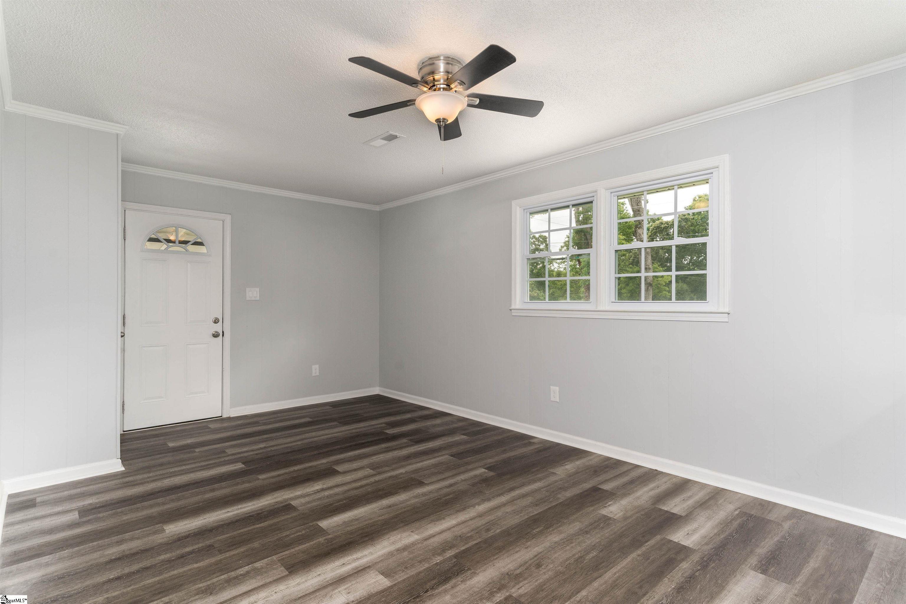 1095 Mountain Springs Road Anderson, SC 29621 - Photo 3 of 26