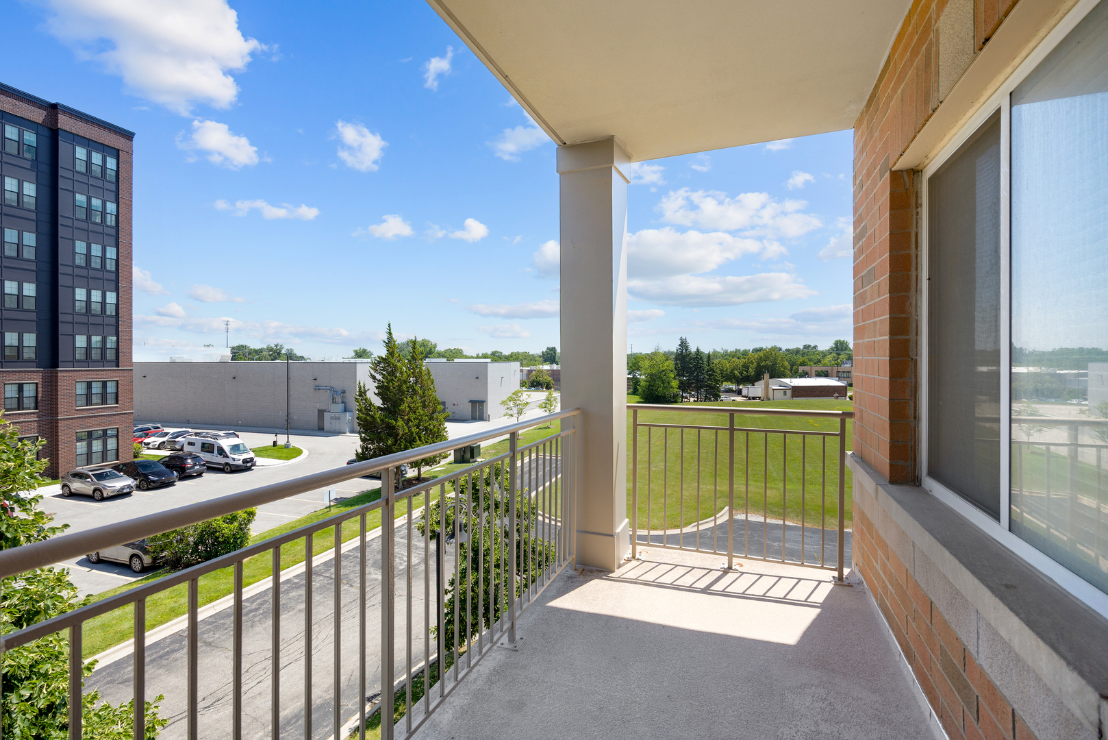 125 North Buffalo Grove Road, Unit 213 Buffalo Grove, IL 60089 - Photo 4 of 27