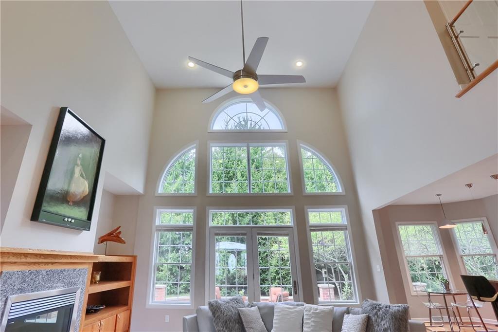 202 Keystone Crossing Clinton, PA 15026 - Photo 12 of 50