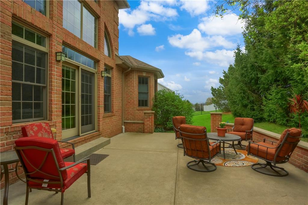 202 Keystone Crossing Clinton, PA 15026 - Photo 17 of 50