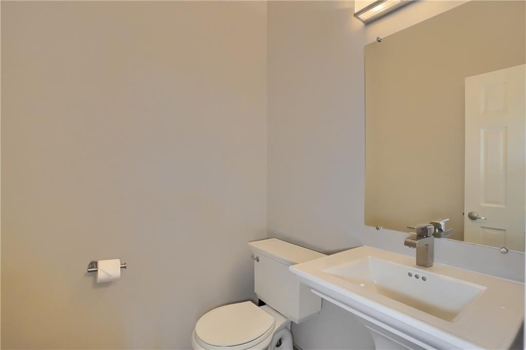 202 Keystone Crossing Clinton, PA 15026 - Photo 31 of 50