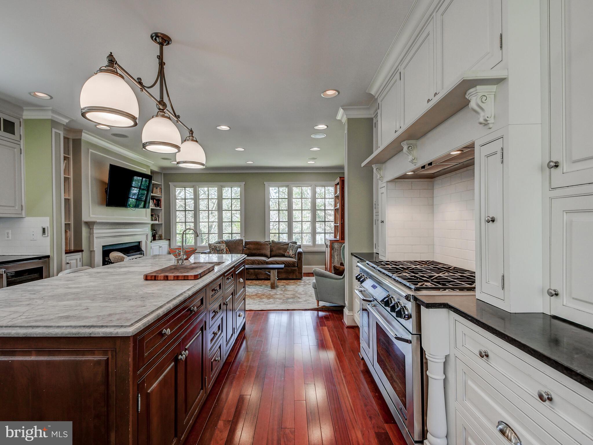 405 Edgevale Road Baltimore, MD 21210 - Photo 11 of 26 Kitchen open to sitting area