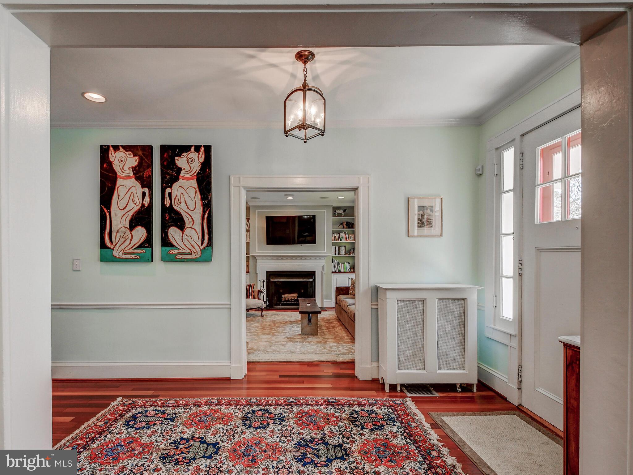 405 Edgevale Road Baltimore, MD 21210 - Photo 4 of 26 Foyer view to the right