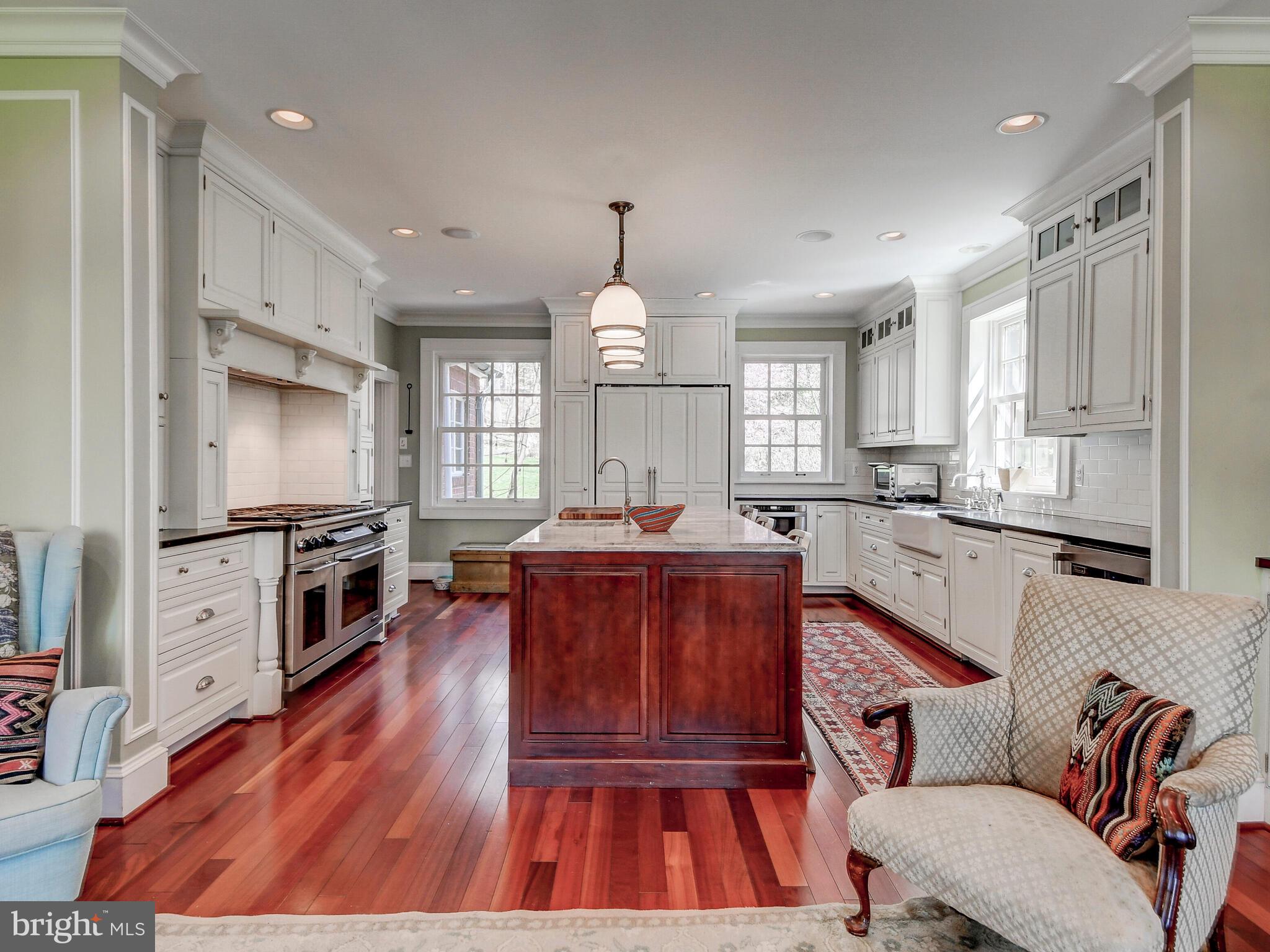405 Edgevale Road Baltimore, MD 21210 - Photo 10 of 26 Bright kitchen