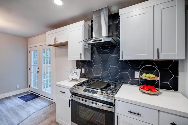 $1,880 | 5001 Cottonwood Circle, Unit A, Austin, TX 78723