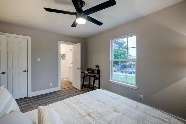 $1,880 | 5001 Cottonwood Circle, Unit A, Austin, TX 78723