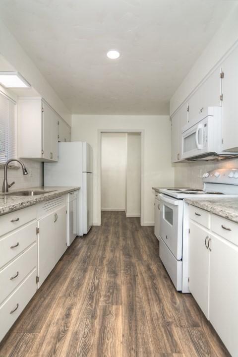 186 Southwest D Street Madras, OR 97741 - Photo 17 of 44 Main home kitchen