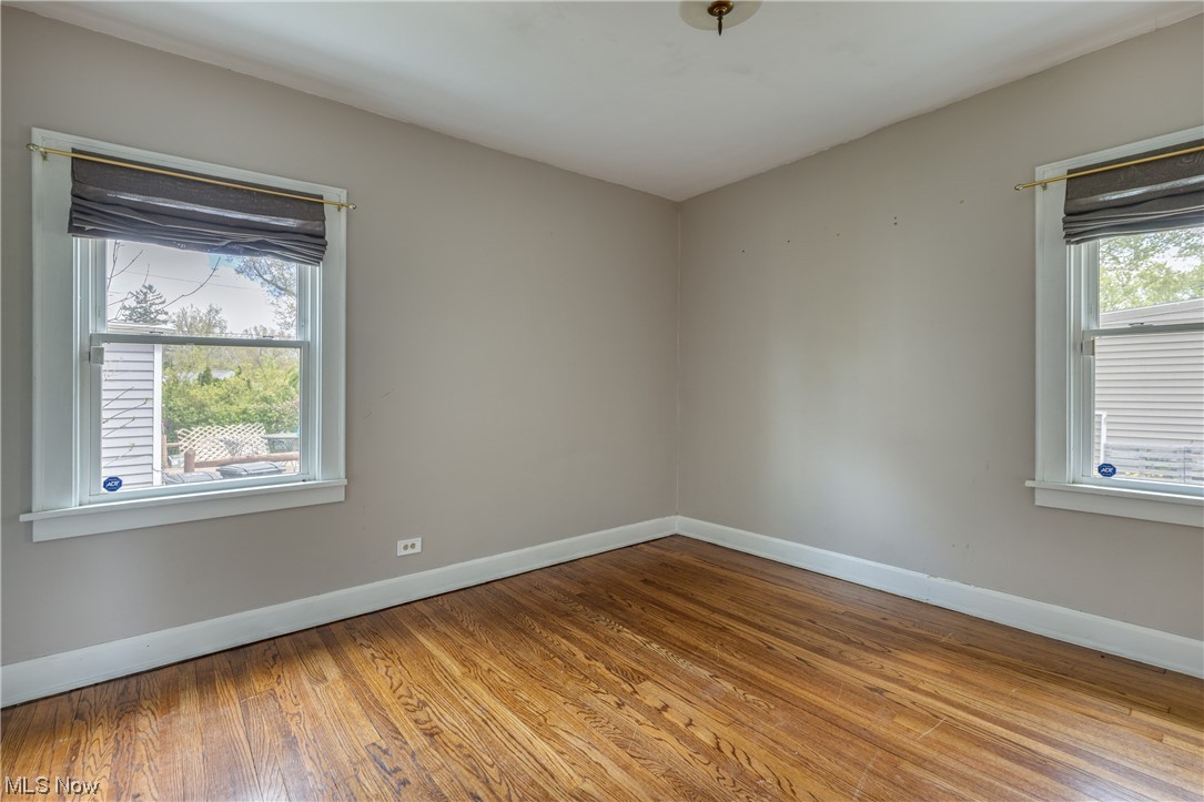 1383 Richmond Road Cleveland, OH 44124 - Photo 16 of 30 First Floor Bed Room
12 X !2