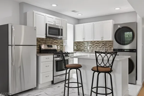 $2,400 | 223 Main Street, Unit 2, Belleville, NJ 07109
