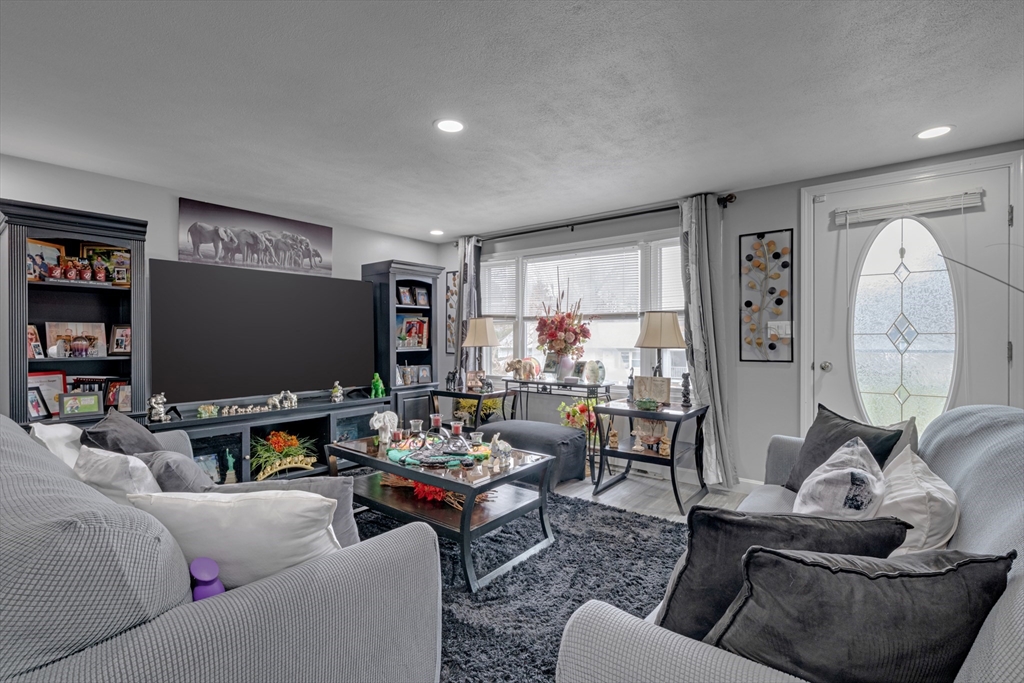 23 Chartier Lane Southbridge, MA 01550 - Photo 4 of 22