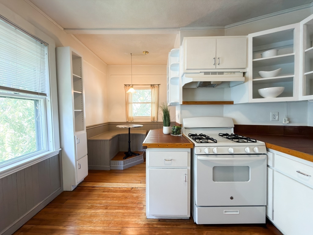 102-104 Pearson Road Somerville, MA 02144 - Photo 8 of 20 Gallery Image 8