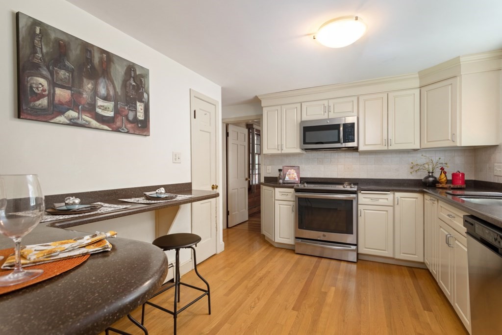 105 Gleason Road Reading, MA 01867 - Photo 11 of 40