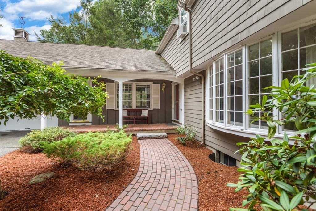 105 Gleason Road Reading, MA 01867 - Photo 3 of 40