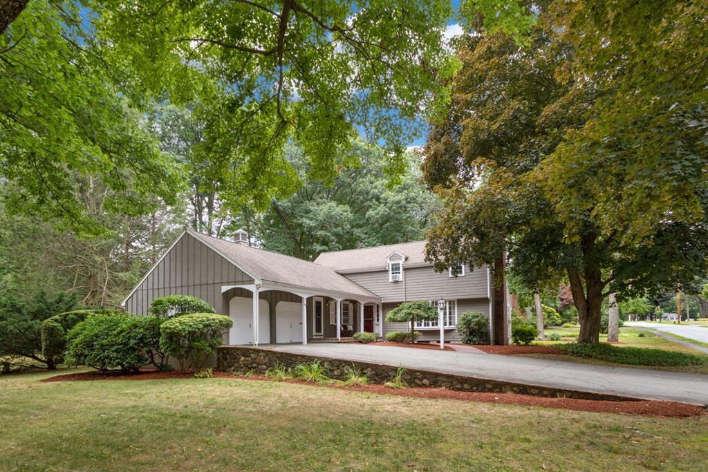 105 Gleason Road Reading, MA 01867 - Photo 4 of 40
