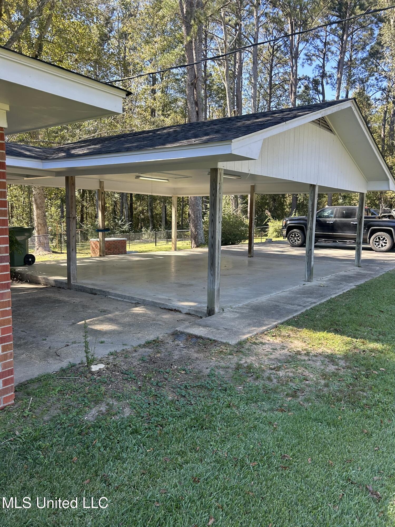 995 Decatur-Conehatta Road Conehatta, MS 39057 - Photo 17 of 28 IMG_6415
