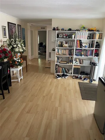 $2,700 | 5724 Lagoon Drive, Fort Lauderdale, FL 33312