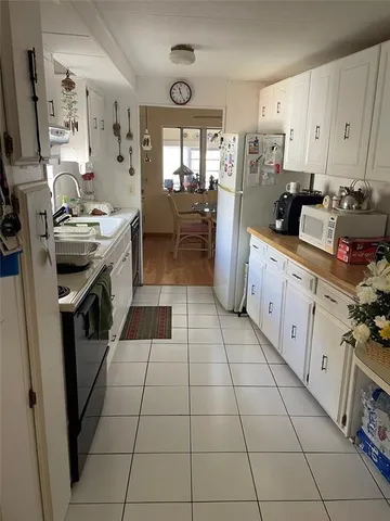 $2,700 | 5724 Lagoon Drive, Fort Lauderdale, FL 33312