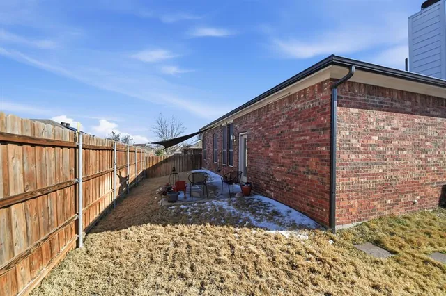 a view of a pathway of a building