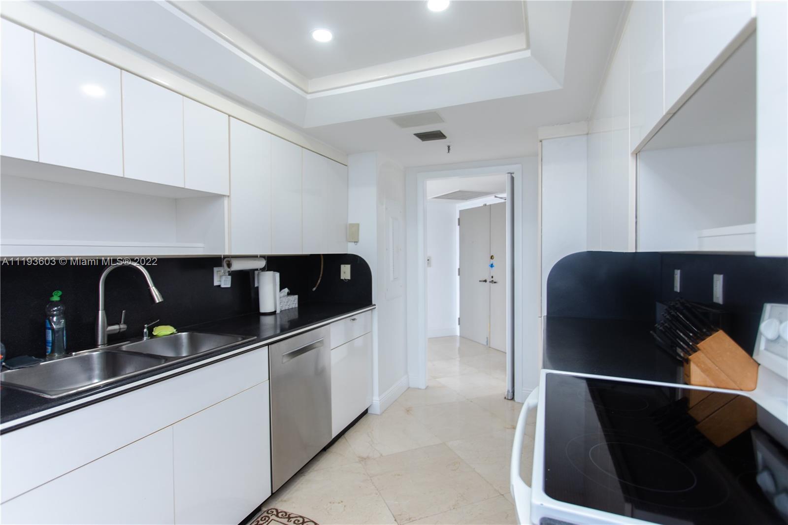 520 Brickell Key Drive, Unit PH03 Miami, FL 33131 - Photo 17 of 75 a close view of sink