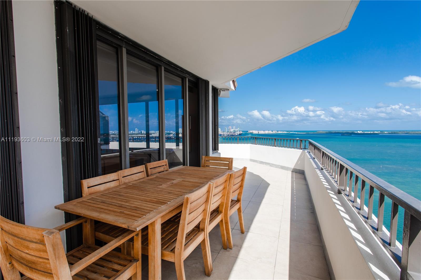 520 Brickell Key Drive, Unit PH03 Miami, FL 33131 - Photo 29 of 75